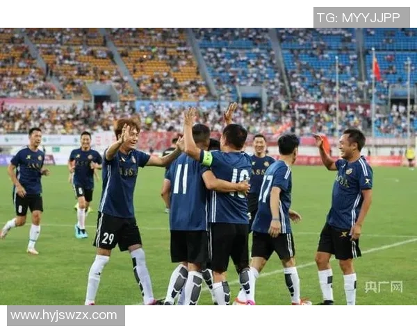 香港足球明星荣获国际大奖的精彩瞬间与背后故事分享 香港足球明星荣获国际大奖的精彩瞬间与背后故事分享